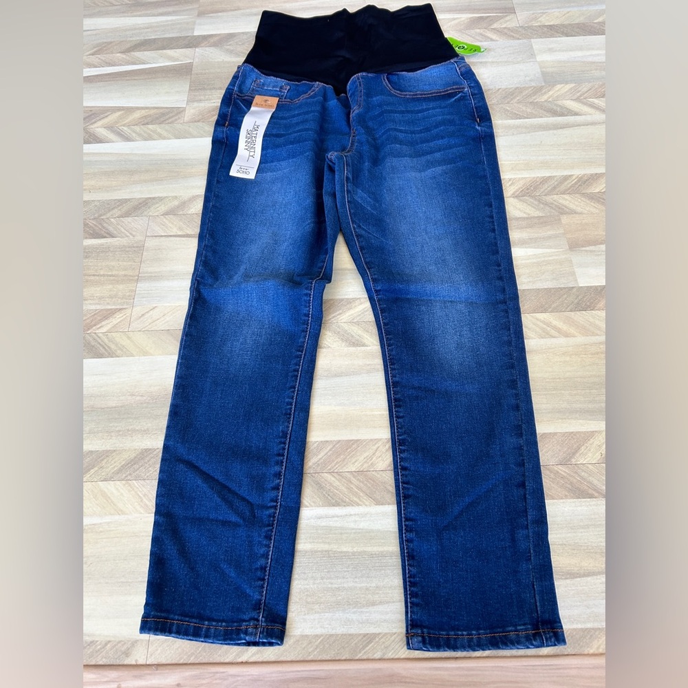 LOVE SOHO MATERNITY SKINNY JEANS.     NEW W/tags